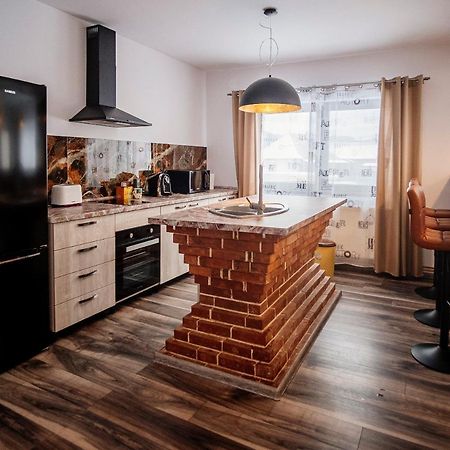 מלון קאמפולונג מולדובנסק Casa Hugo מראה חיצוני תמונה